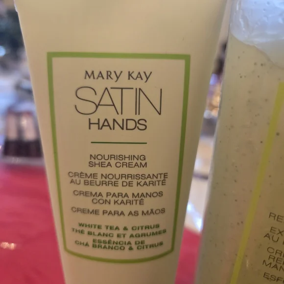 Mary Kay Skincare Set with Satin Hands and Timewise - Picture 2 of 8